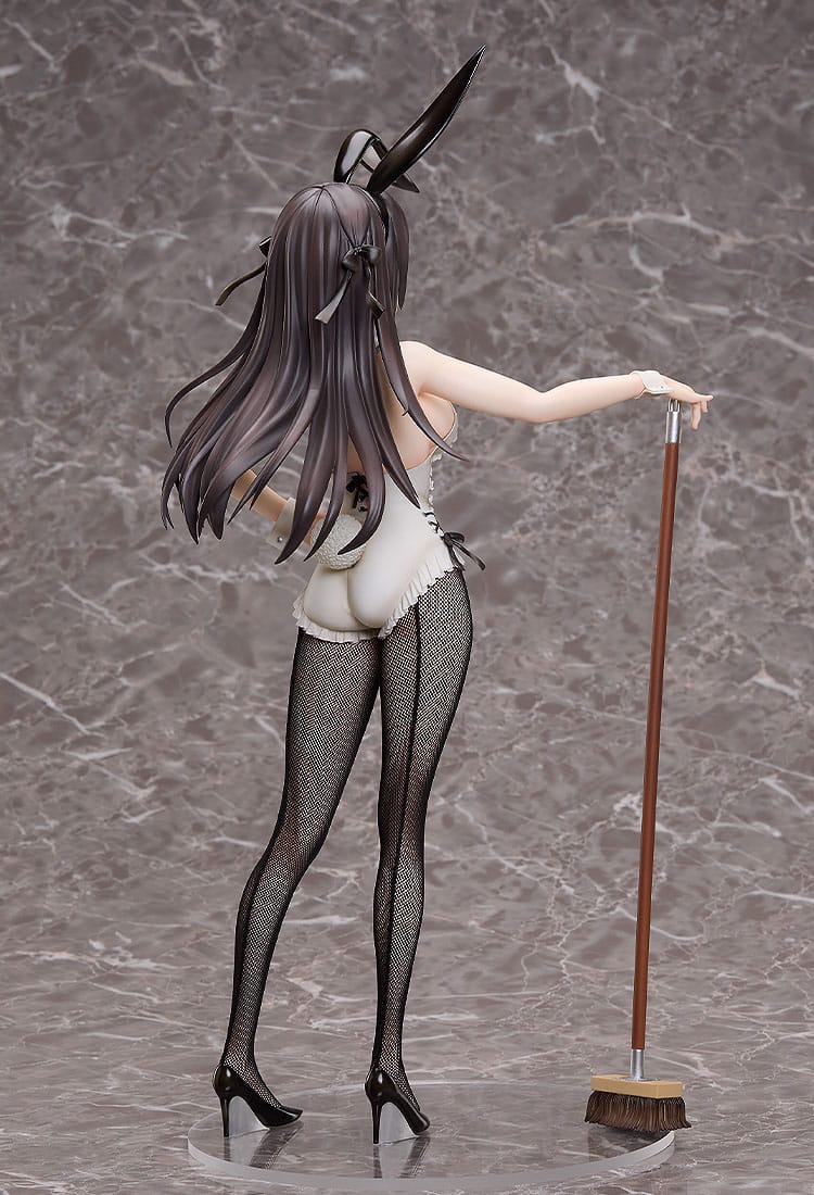 I may be a guild receptionist, but i'll Solo Any Boss to Clock Out on Time - Alina Clover - Bunny figure 1/4 (Freing)