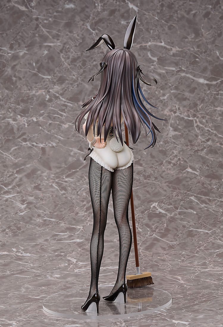 I may be a guild receptionist, but i'll Solo Any Boss to Clock Out on Time - Alina Clover - Bunny figure 1/4 (Freing)