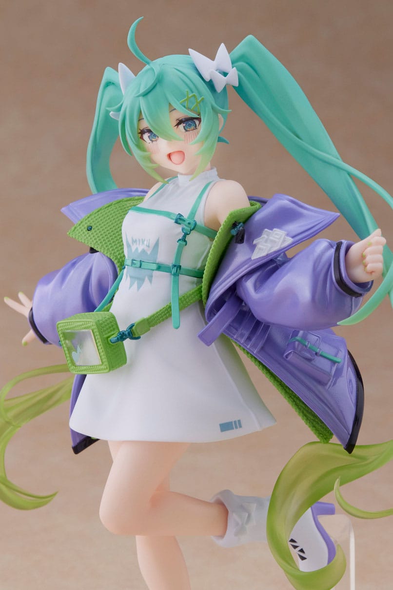 Hatsune Miku - Sporty - Fashion figure (Taito)