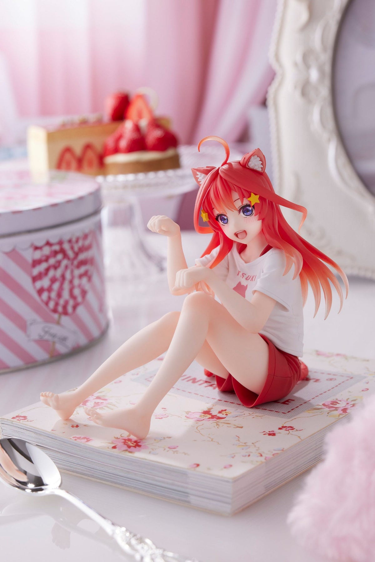 The Quintessential Quintuplets 2 - Itsuki Nakano - Newley Written Cat Roomwear Desktop Cute figure (Taito)