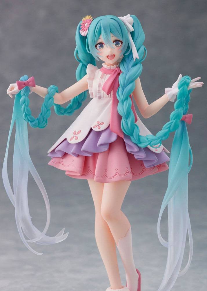 Hatsune Miku - Wonderland - Rapunzel Ver. Figur (Taito)