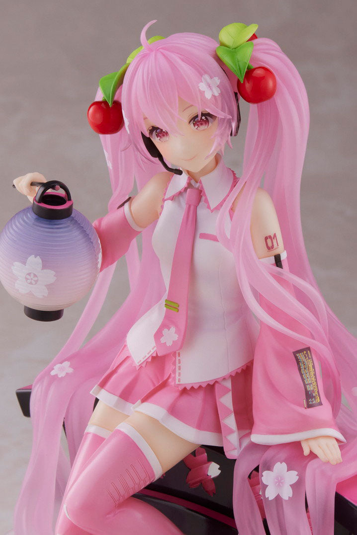 Hatsune Miku - Sakura Miku -  Lantern Ver. AMP Figur (Taito)