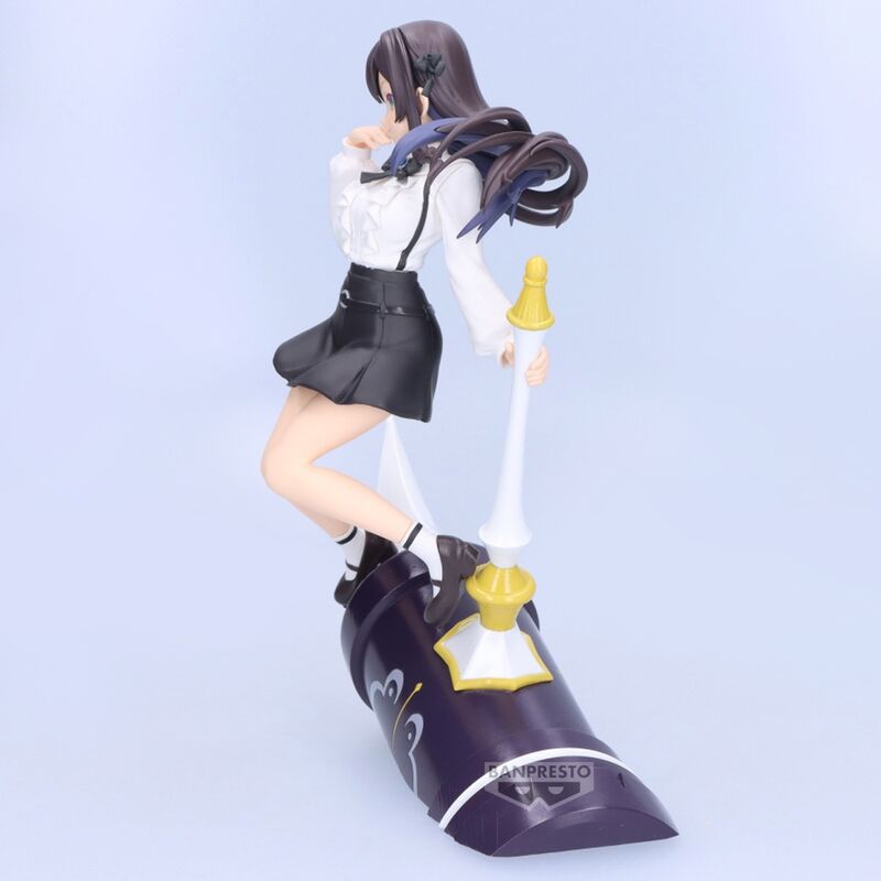 I May Be a Guild Receptionist but i'll Solo Any Boss To Clock Out on Time - Alina Clover - figure (Banpresto)