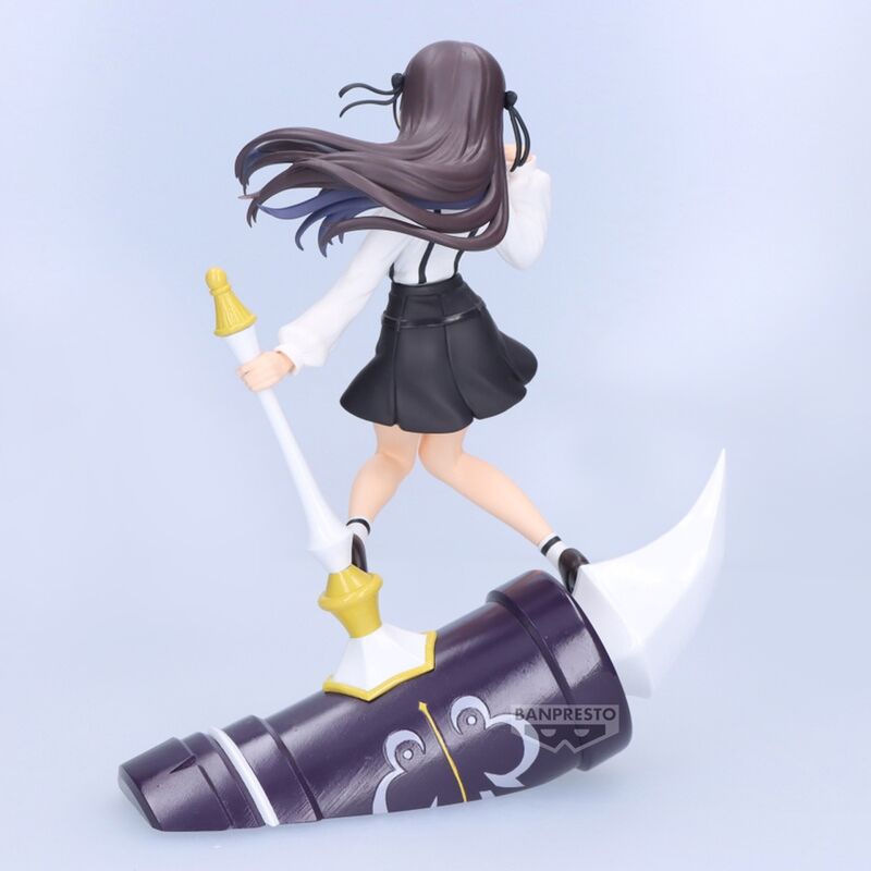 I May Be a Guild Receptionist but i'll Solo Any Boss To Clock Out on Time - Alina Clover - figure (Banpresto)