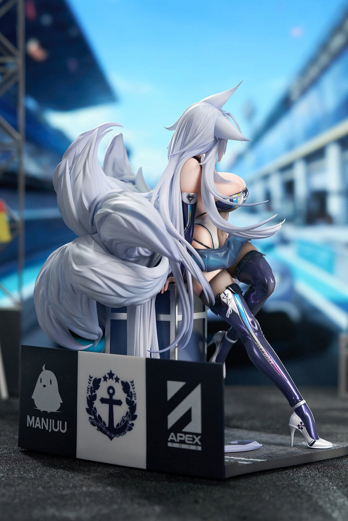 Azur Lane - Shinano - Moonlit Chrome - Acrylic Special Edition w/Display Figur 1/7 (APEX Innovation)