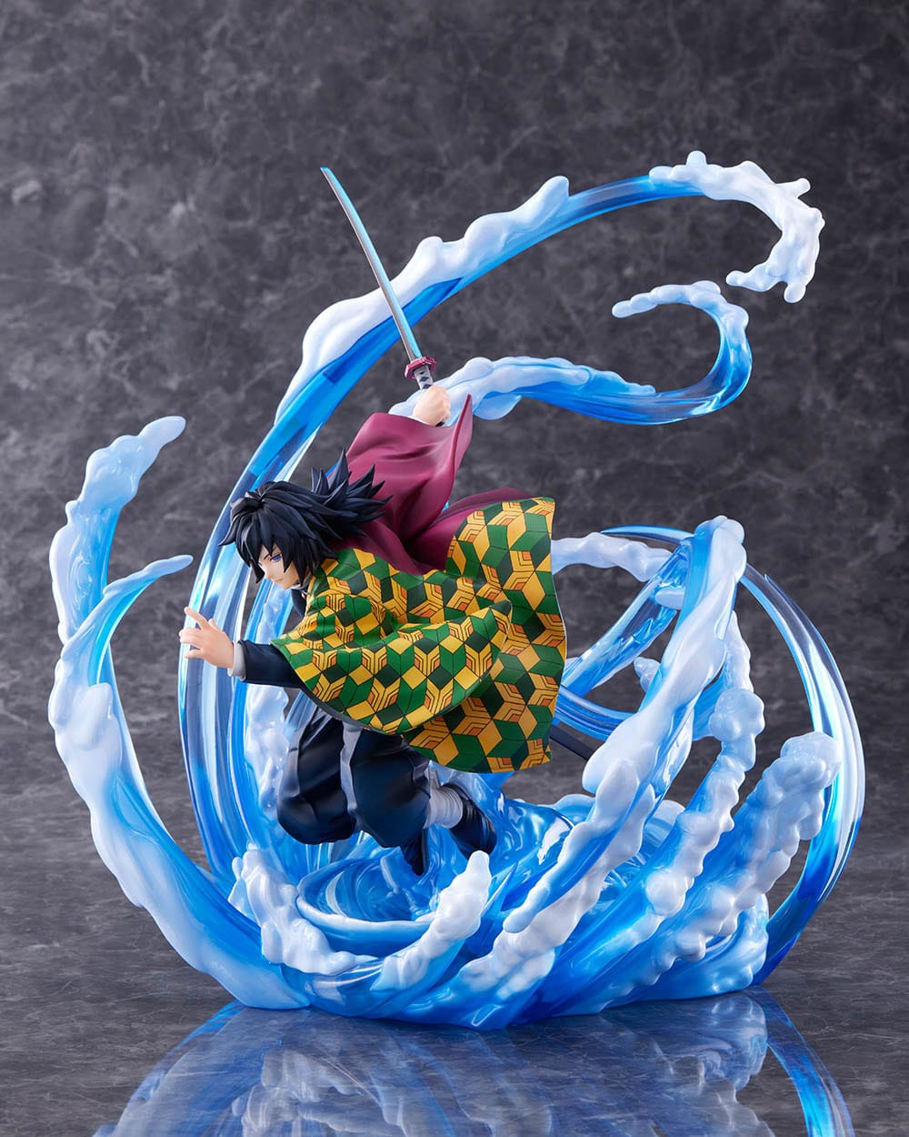 Demon Slayer : Kimetsu no Yaiba - Giyu Tomioka - DX Ver. figurine 1/8 (BellFine)