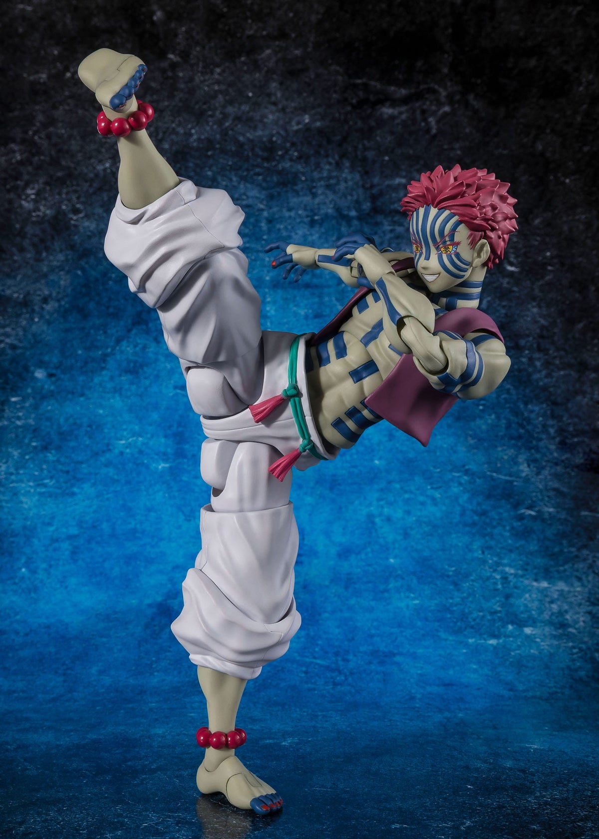 Demon Slayer - Akaza - S.H. Figuarts figure (Bandai)