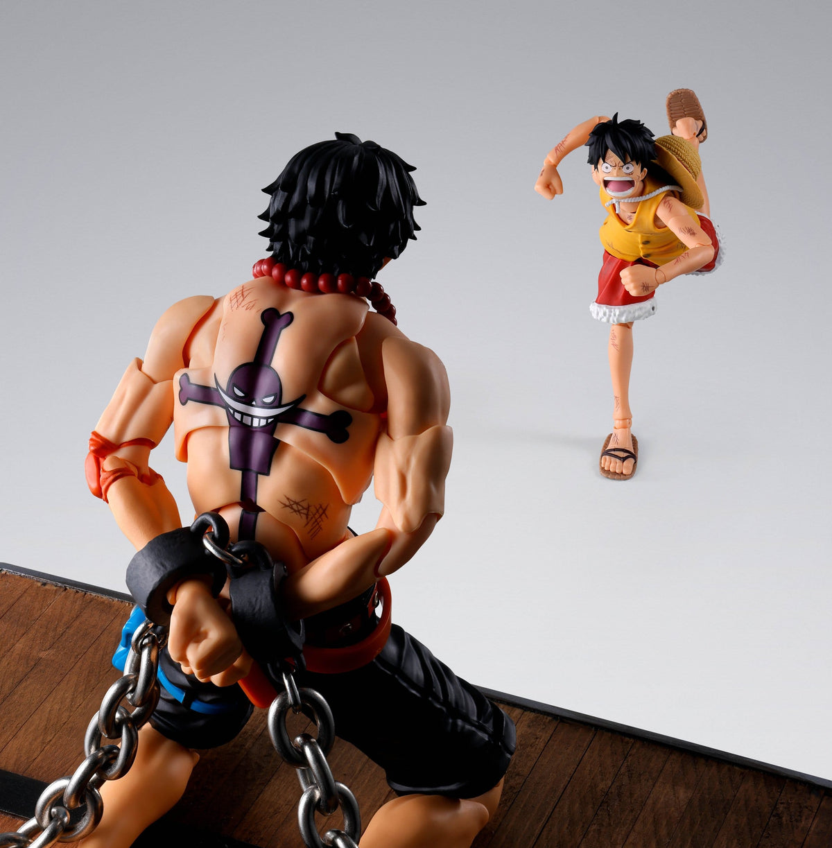 One Piece - Portgas D. Ace - Marineford S.H. Figuarts Figur (Bandai)
