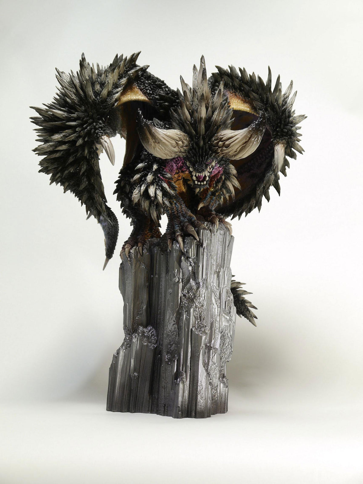 Monster Hunter - Nergigante - Modelo de los creadores figura (Capcom)