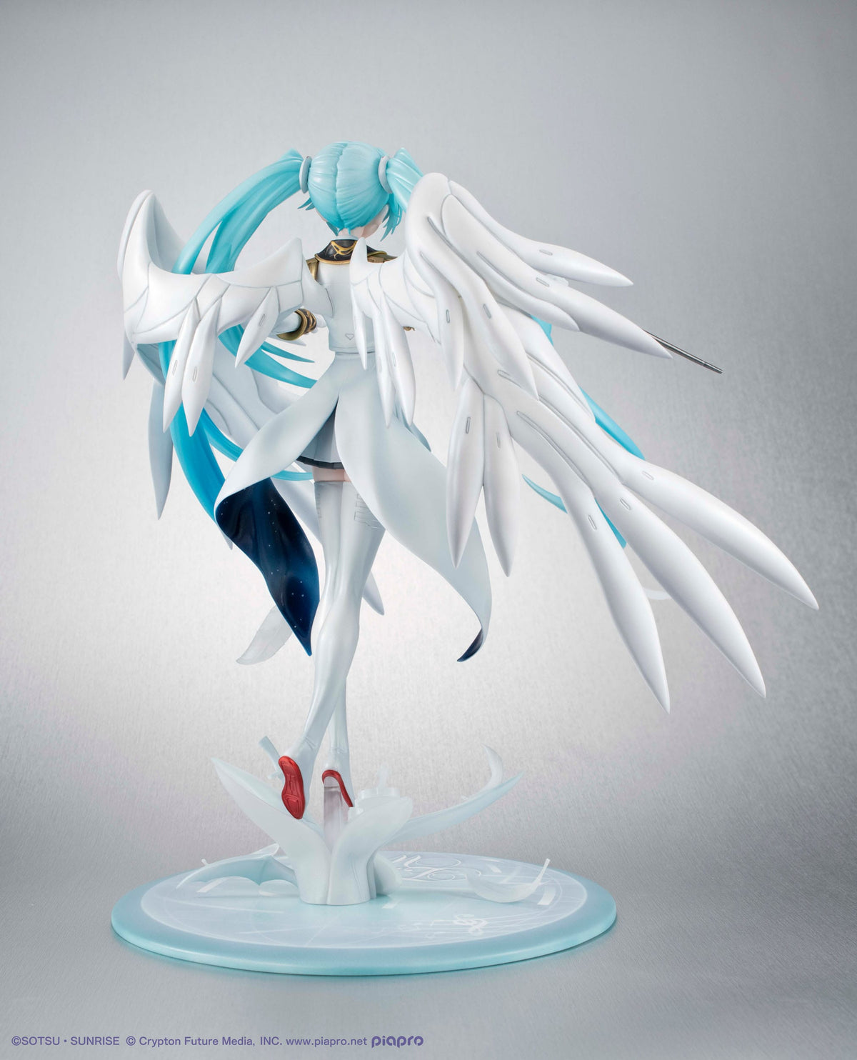 Hatsune Miku x Wing Gundam Zero EW - 45th Anniversary Special Project - Lucrea Figur (MegaHouse)