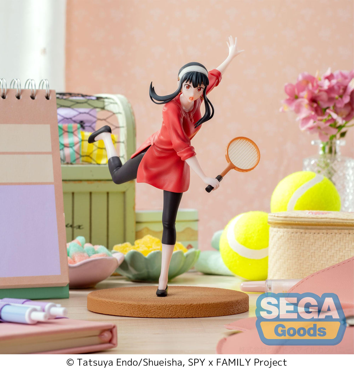 Espía x Familia - Yor Forger - Tenis Ver. Luminasta figura (SEGA)