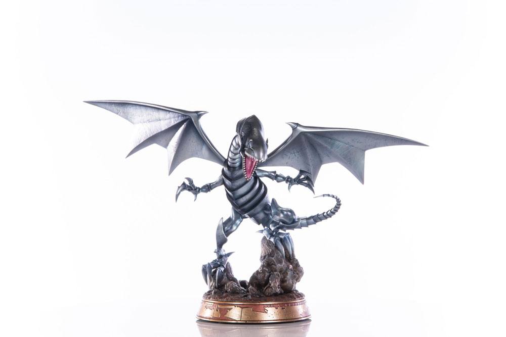 Yu-Gi-Oh! - Blauäugiger Weißer Drache (Blue-Eyes White Dragon) - Silver Edition Figur (First 4 Figures)