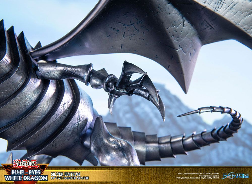 Yu-Gi-Oh! - Blauäugiger Weißer Drache (Blue-Eyes White Dragon) - Silver Edition Figur (First 4 Figures)