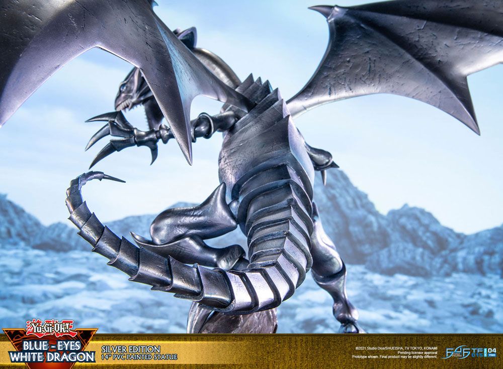 Yu-Gi-Oh! - Blauäugiger Weißer Drache (Blue-Eyes White Dragon) - Silver Edition Figur (First 4 Figures)