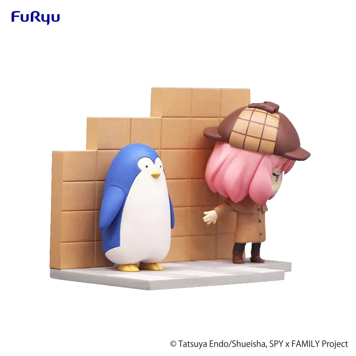 Spy x Family - Anya Forger & Penguin - Hold figurine (Furyu)